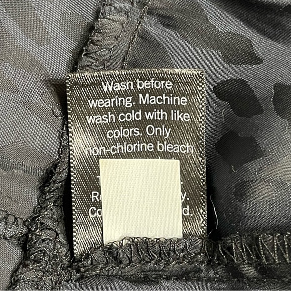 Simply Vera Vera Wang Black Sleeveless Smocked Dress NWT, Sz XS - Picture 8 of 16